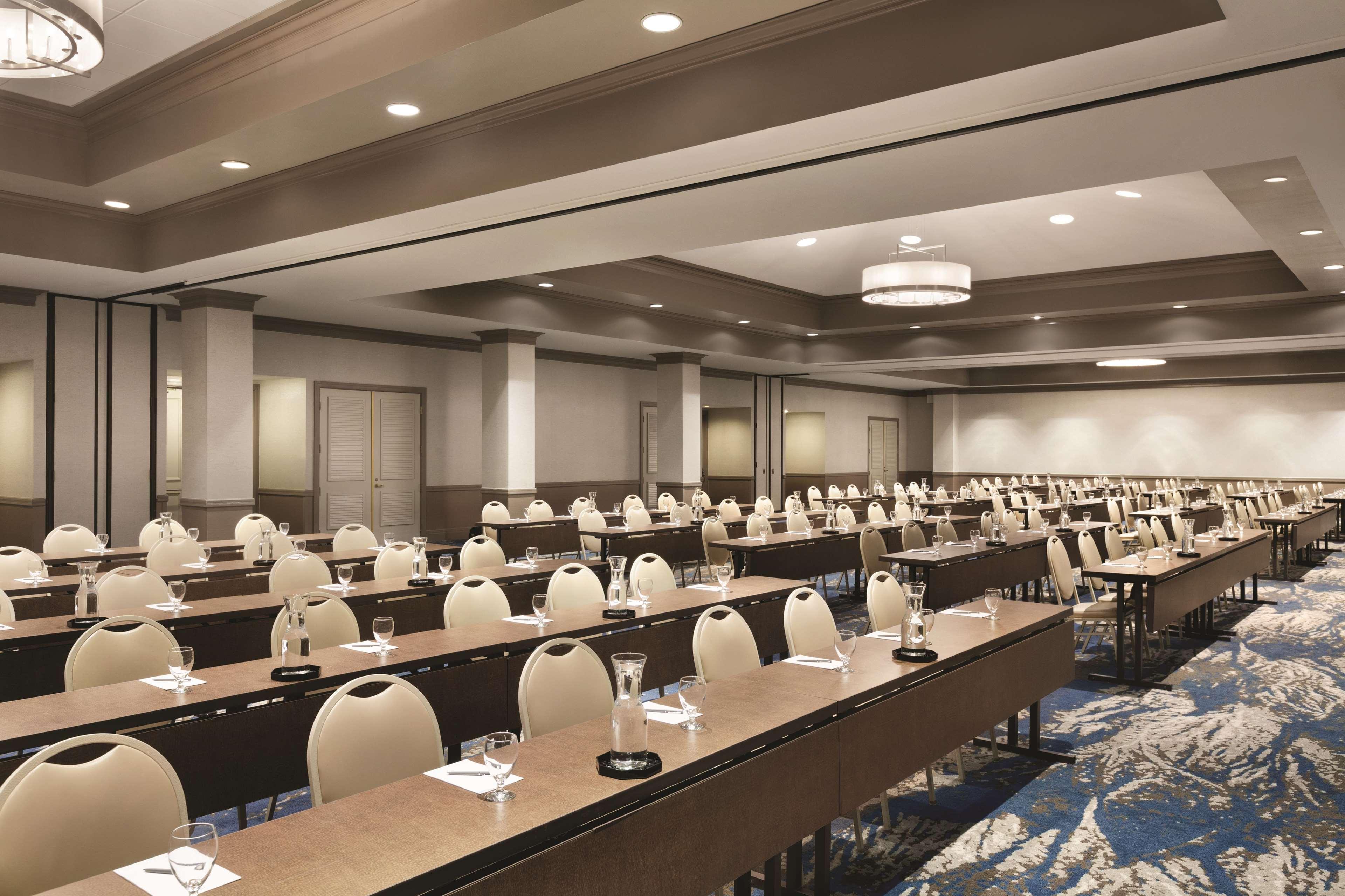 Hotel Embassy By Hilton - North Orange County