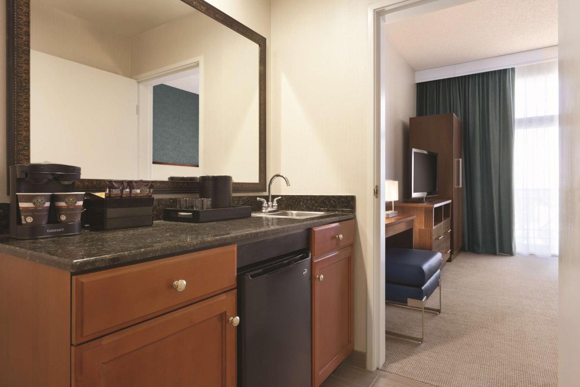 Embassy By Hilton - North Orange County Hotel Brea