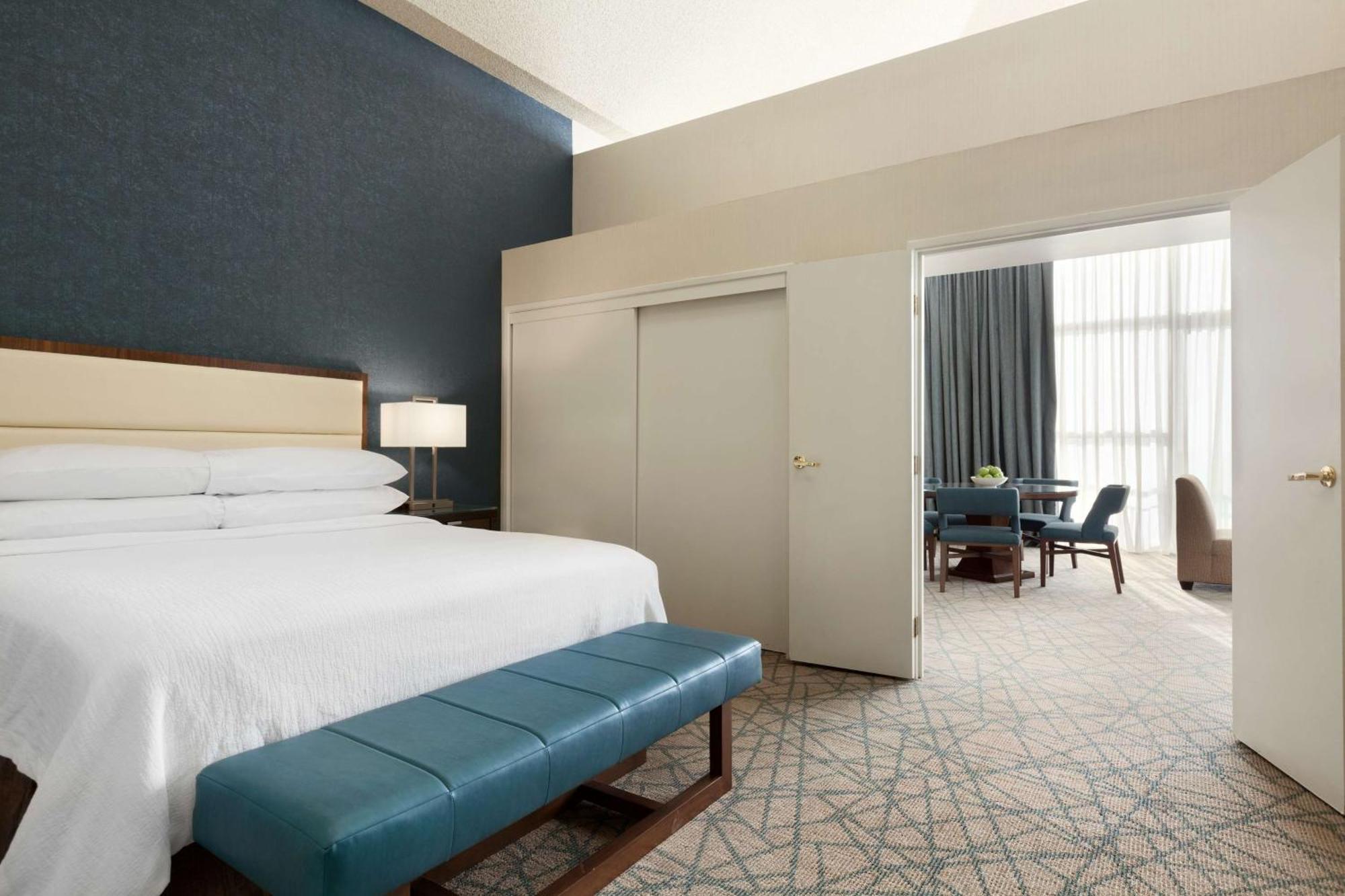 Hotel Embassy By Hilton - North Orange County 3*