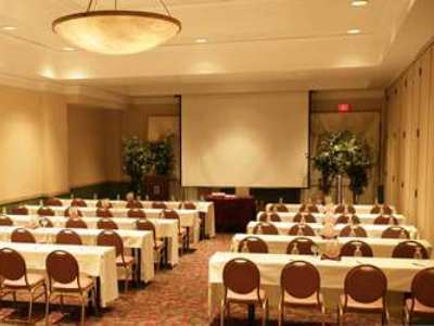 Hotel Embassy By Hilton - North Orange County 3*