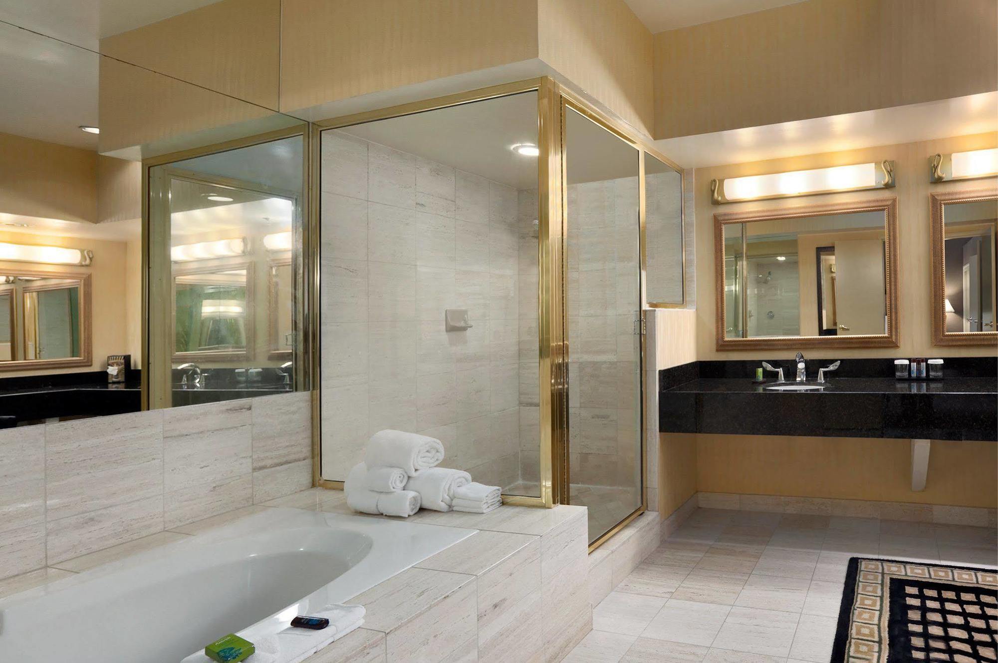 Hotel Embassy By Hilton - North Orange County Brea