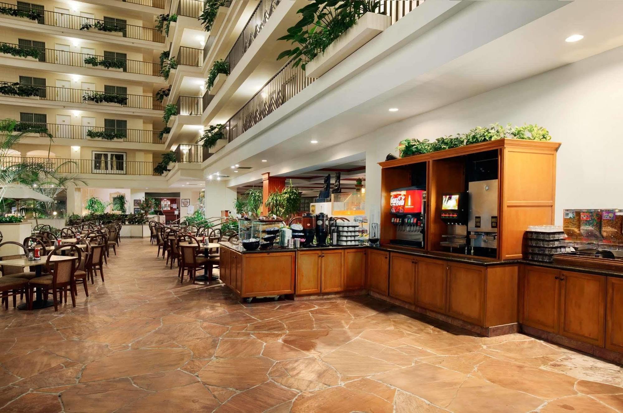 Embassy By Hilton - North Orange County Hotel 3*