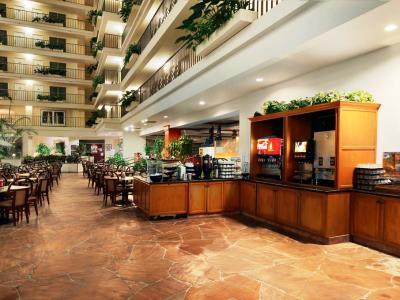 Hotel Embassy By Hilton - North Orange County 3*